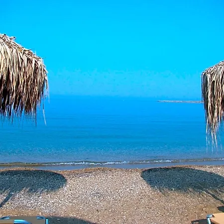 Remetzo Village מלון